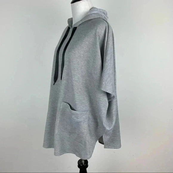 New Steve Madden poncho size one size fits most gray pullover with pockets - Picture 6 of 10